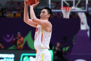 开云登录-全场梦游！胡明轩7中0仅得1板3助 三分5中0&amp;正负值-11