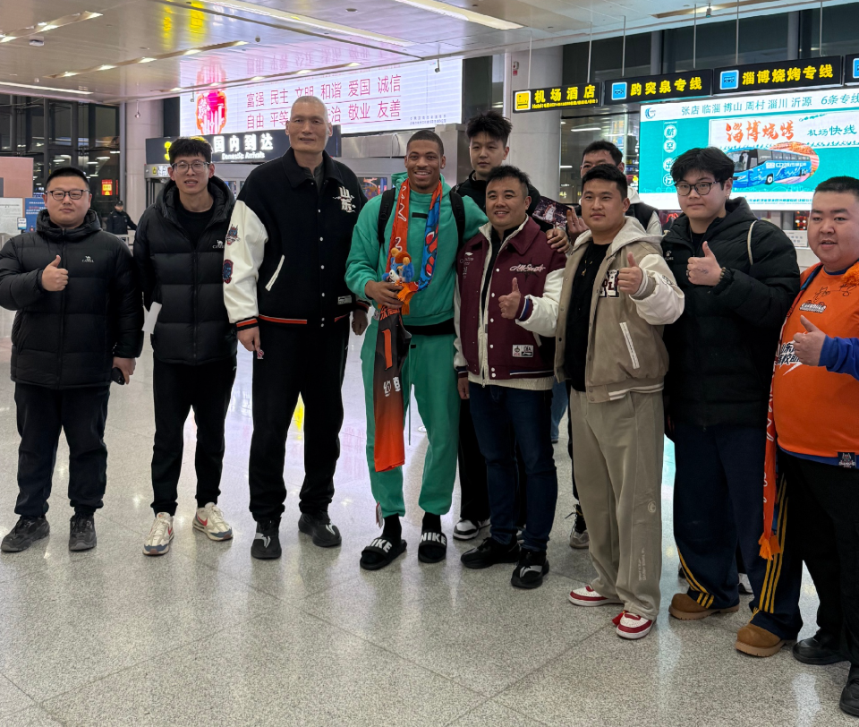 开云登录-山东外援动态更新！小外约翰逊已注册可出战，大外琼斯将伤停一场