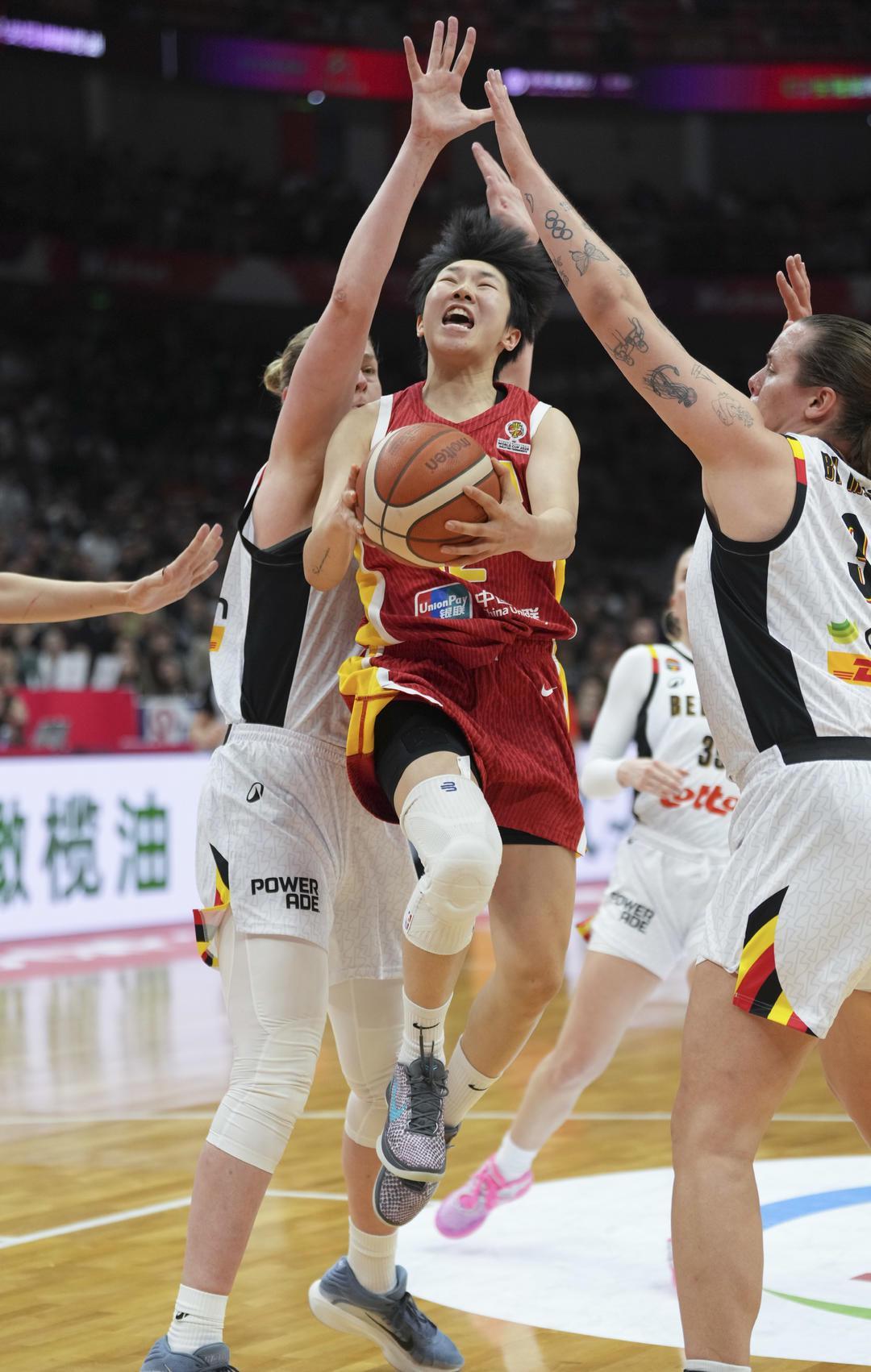 热闻|张子宇20分11篮独木难支！世预赛中国女篮65-80不敌比利时
